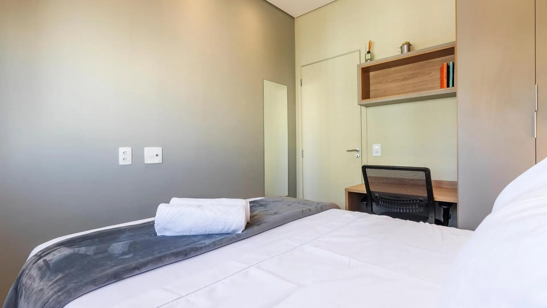 Apto Quarto E Sala Completo Prox Paulista Com Vaga De Garagem São Paulo